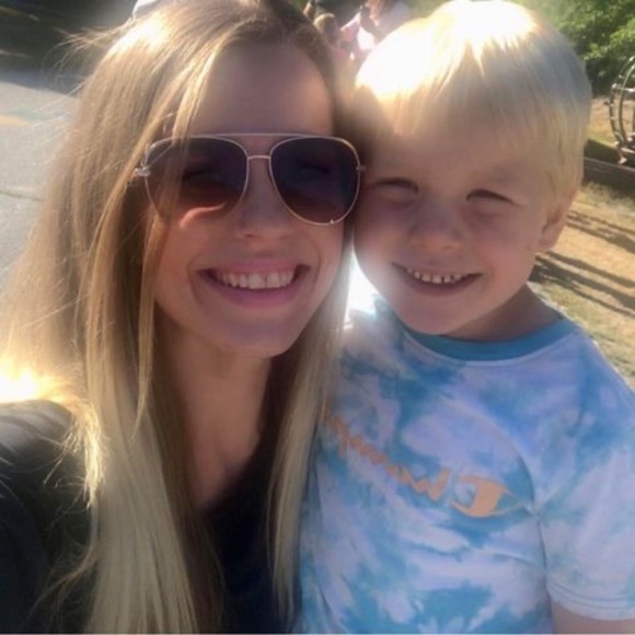 Meet your Posher, Katie - Picture 1 of 1